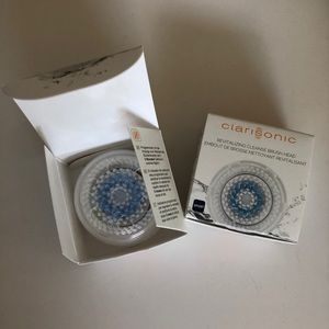 Clarisonic revitalizing cleansing brush